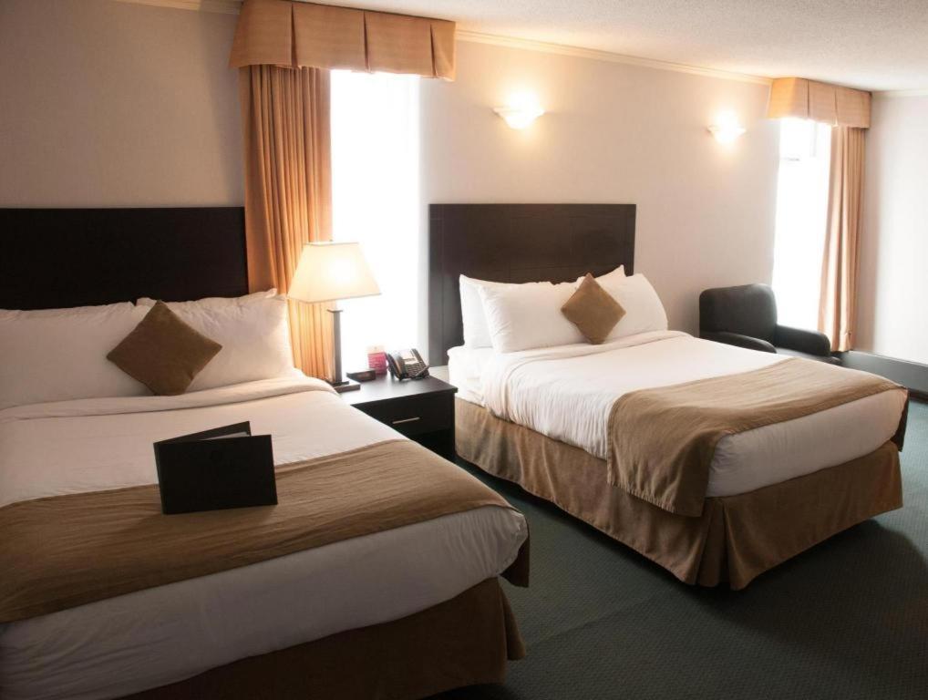 Coast High Country Inn Whitehorse Bagian luar foto