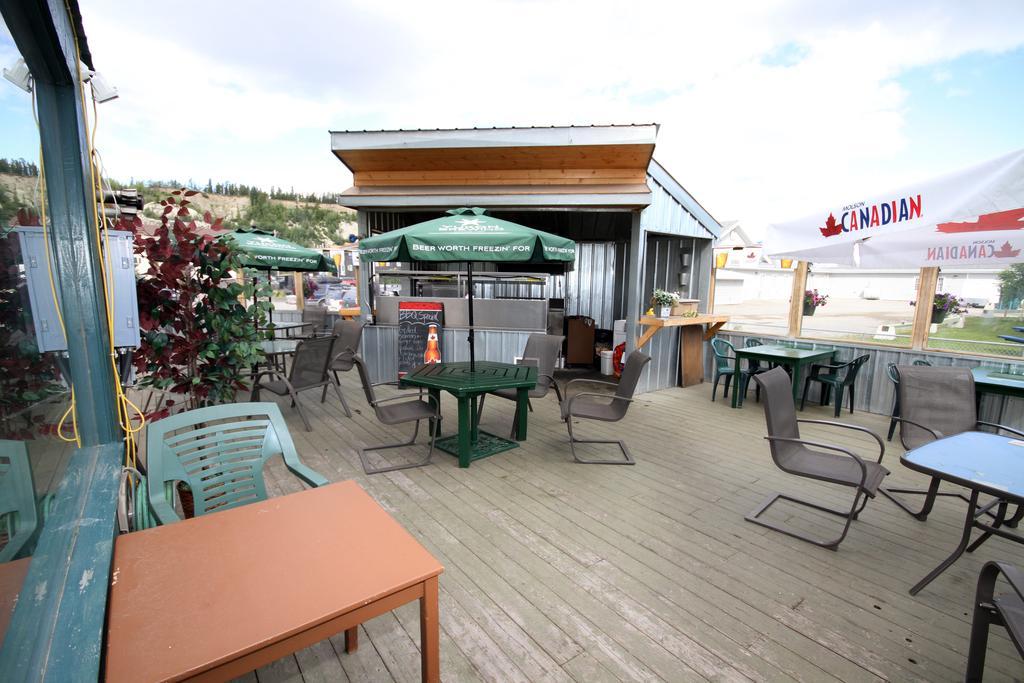 Coast High Country Inn Whitehorse Bagian luar foto