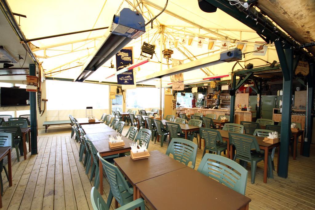 Coast High Country Inn Whitehorse Bagian luar foto