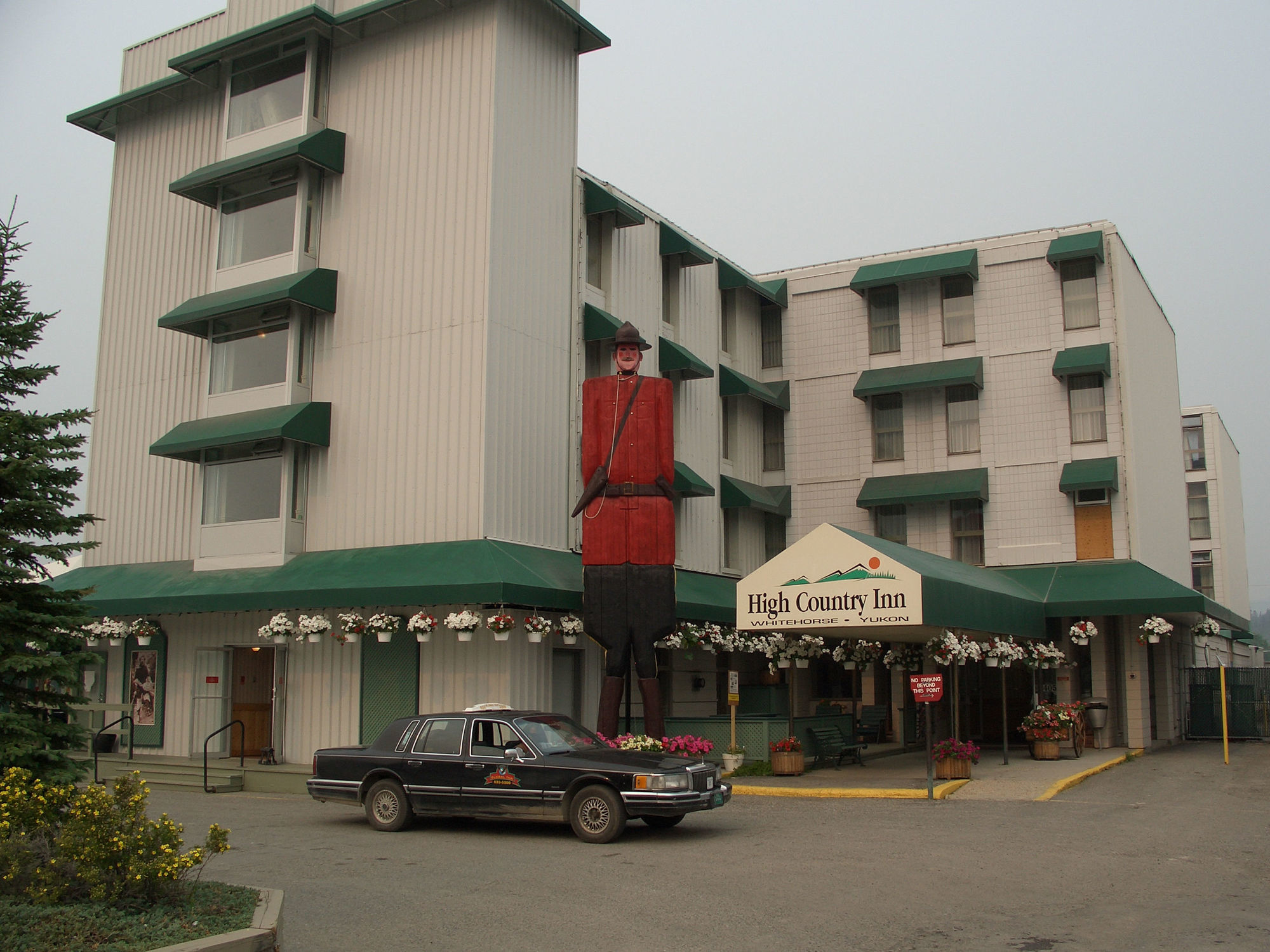 Coast High Country Inn Whitehorse Bagian luar foto