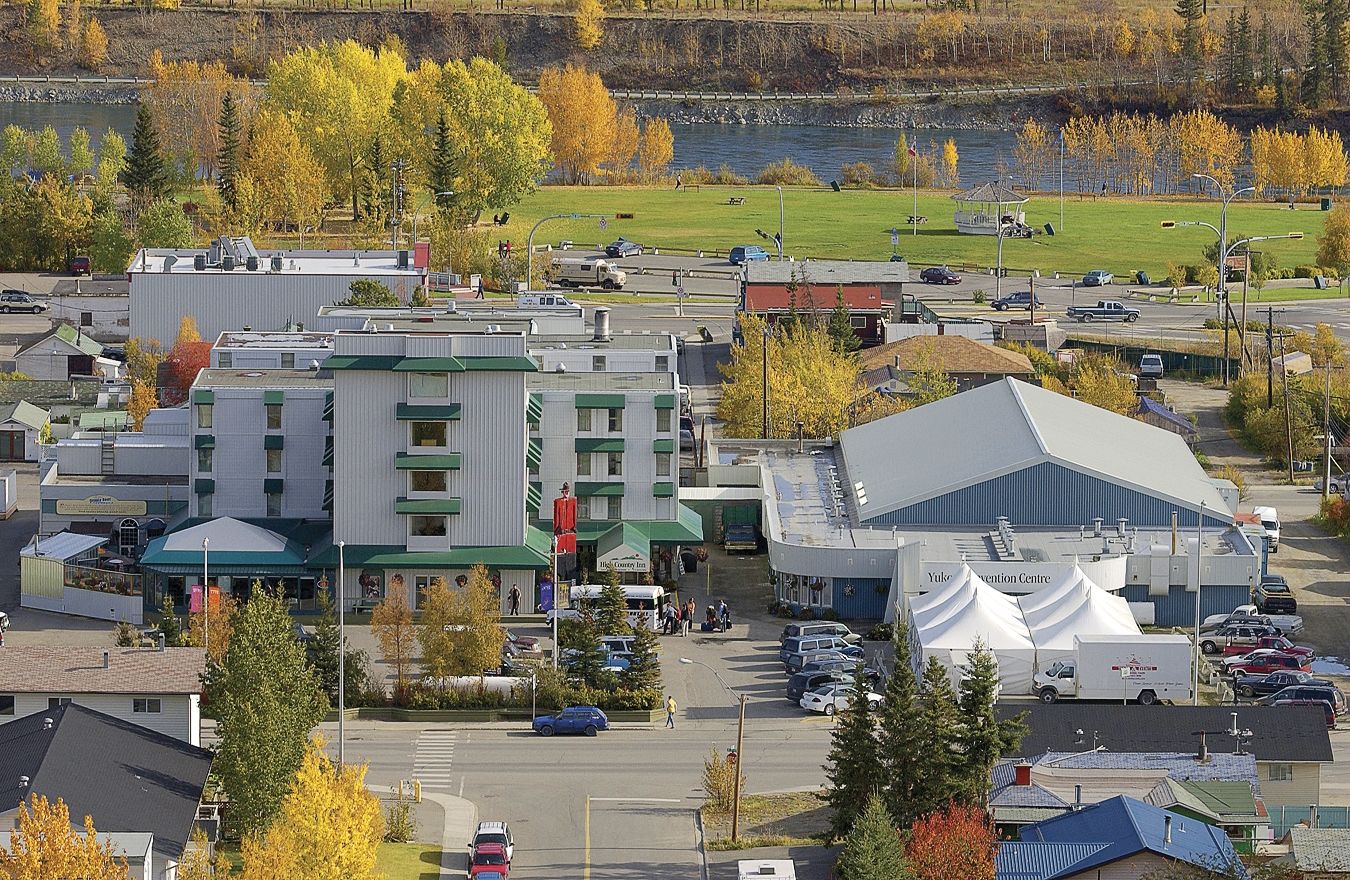 Coast High Country Inn Whitehorse Bagian luar foto
