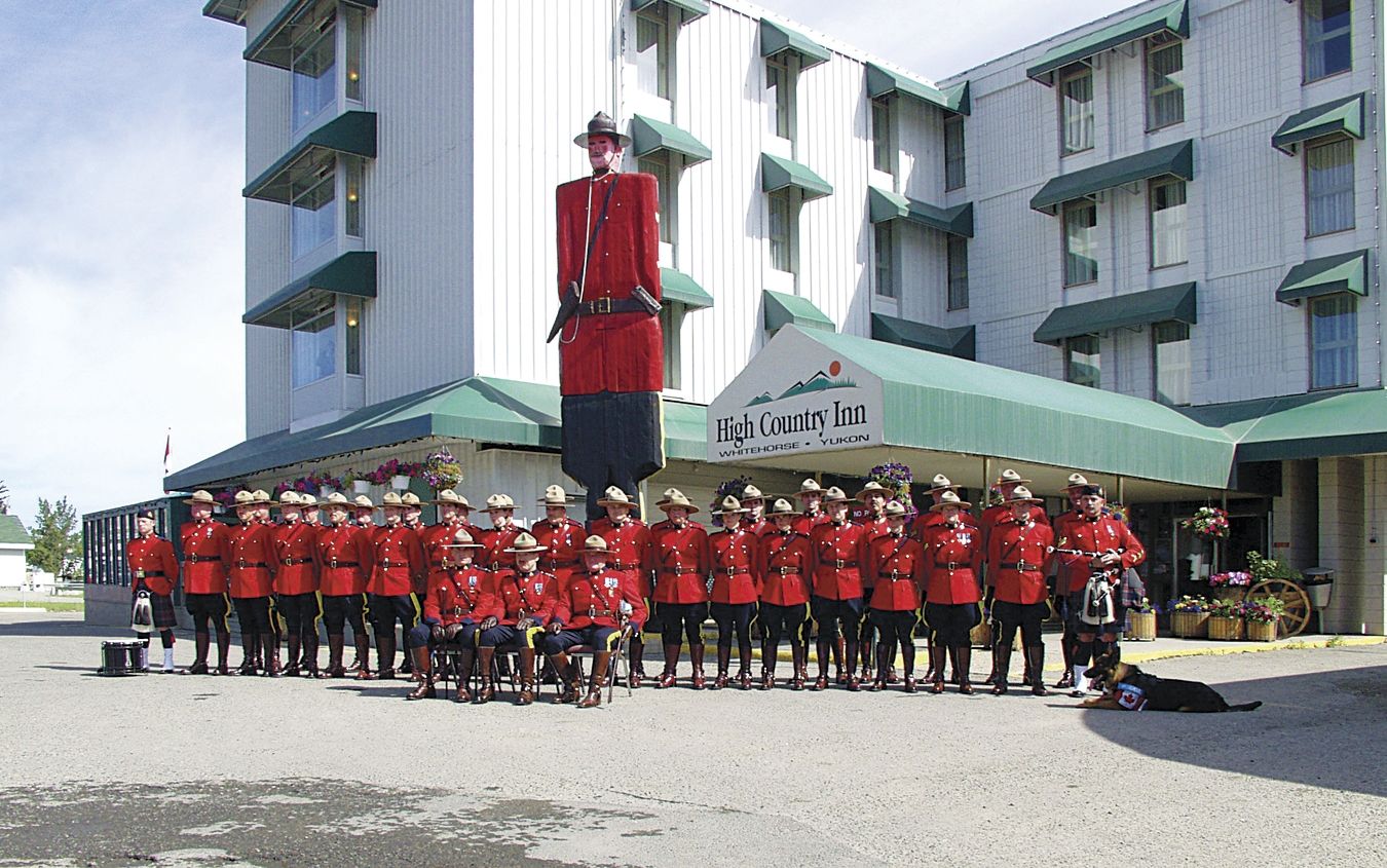 Coast High Country Inn Whitehorse Bagian luar foto